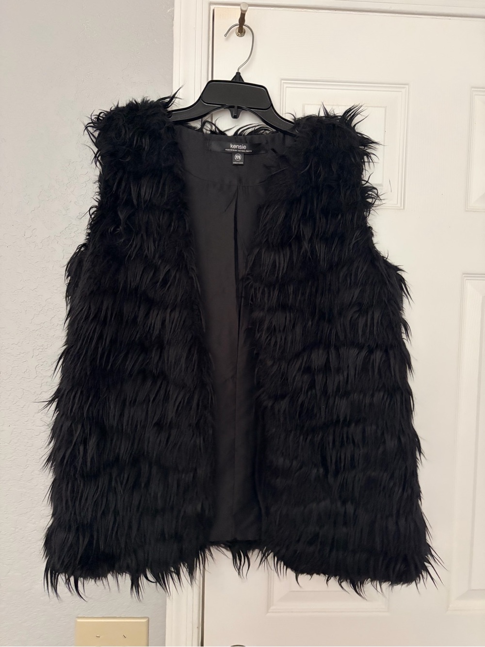 Kensie Black Faux Fur Sleeveless Vest
